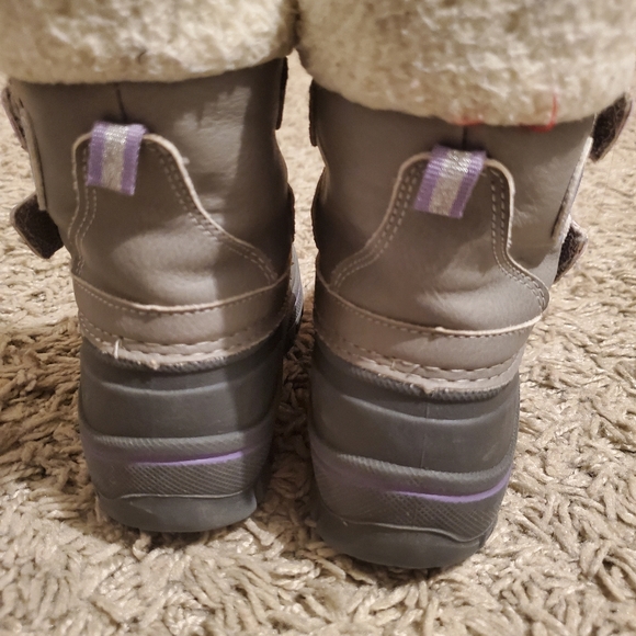 Joe fresh snow boots for girls size9 - Picture 4 of 7